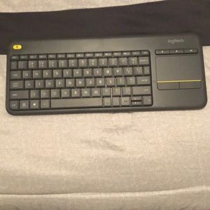 Wireless Logitech keyboard